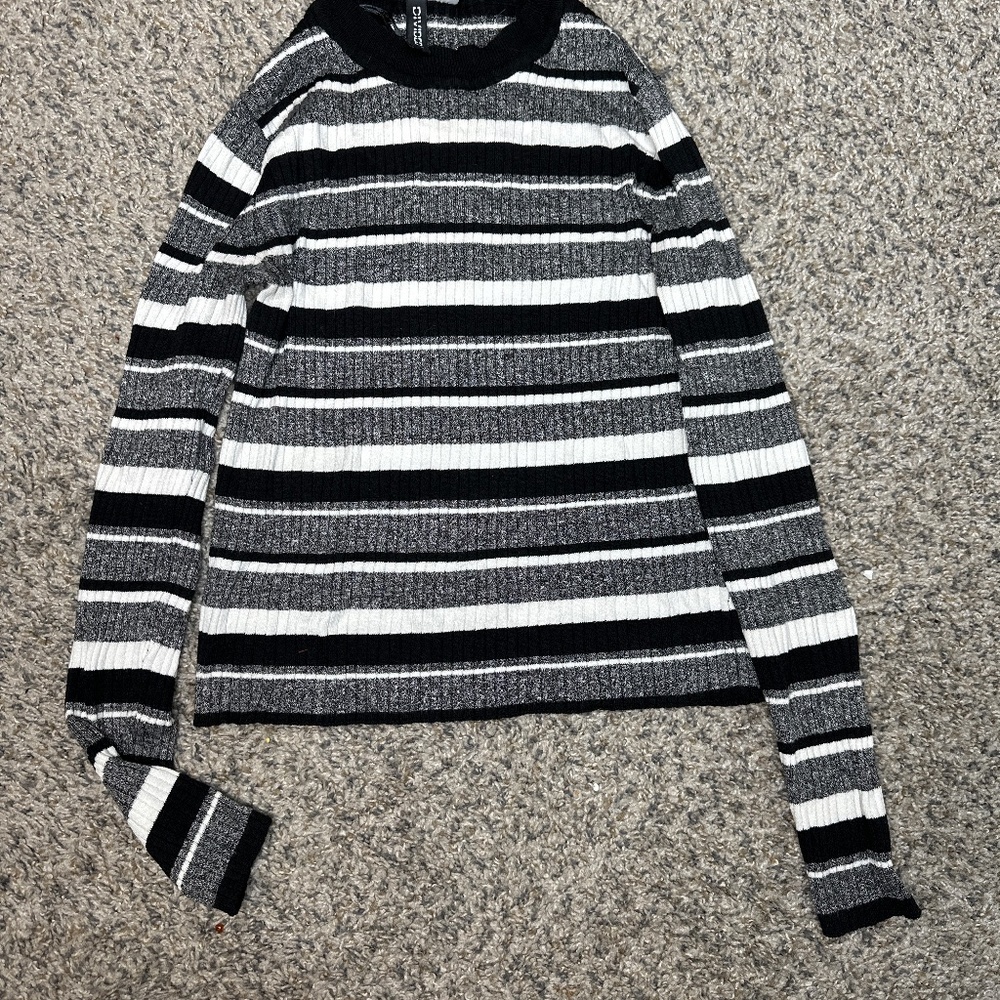 Black and White sweater
